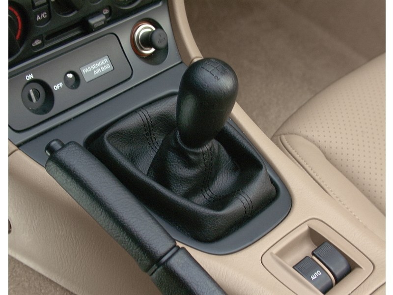 2001 Mazda MX-5 Miata 2dr Conv 5-Spd Manual Interior Shot 3