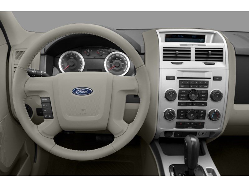 2011 Ford Escape FWD 4dr I4 Auto XLT Interior Shot 3