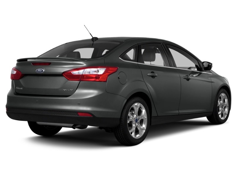 2013 Ford Focus SE | 2.0L | HTD SEATS | AUTO | A/C | KEYLESS ENT Exterior Shot 2
