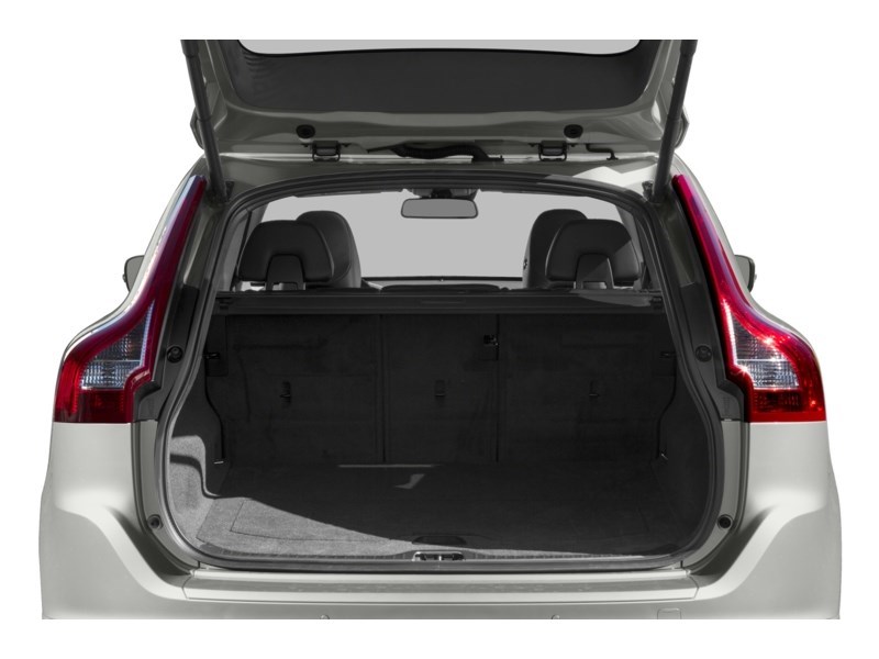 2017 Volvo XC60 AWD 5dr T5 Special Edition Premier Exterior Shot 4