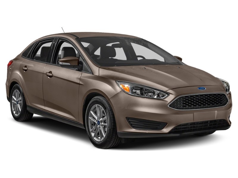 2016 Ford Focus 4dr Sdn SE Exterior Shot 9