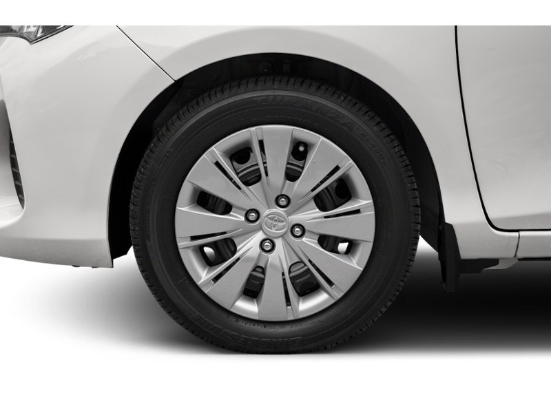 2016 Toyota Yaris 5dr HB Auto LE Exterior Shot 5