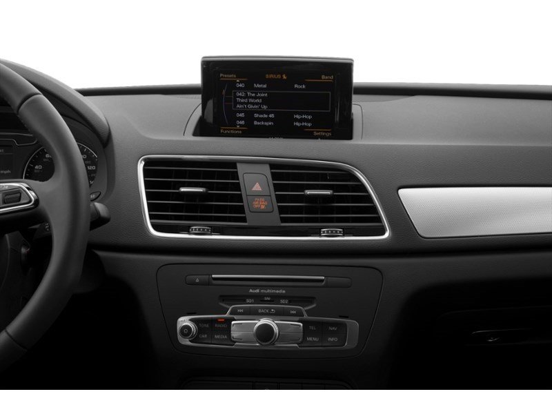 2018 Audi Q3 2.0 TFSI quattro Technik Tiptronic Interior Shot 2