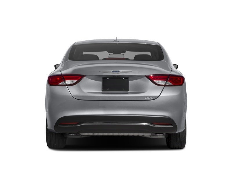 2015 Chrysler 200 4dr Sdn Limited FWD Exterior Shot 8