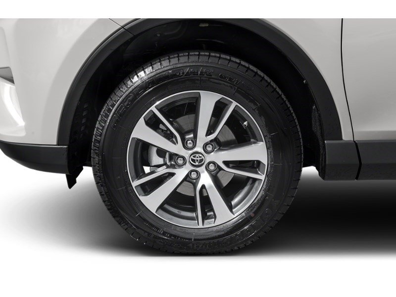 2017 Toyota RAV4 AWD 4dr XLE Exterior Shot 4