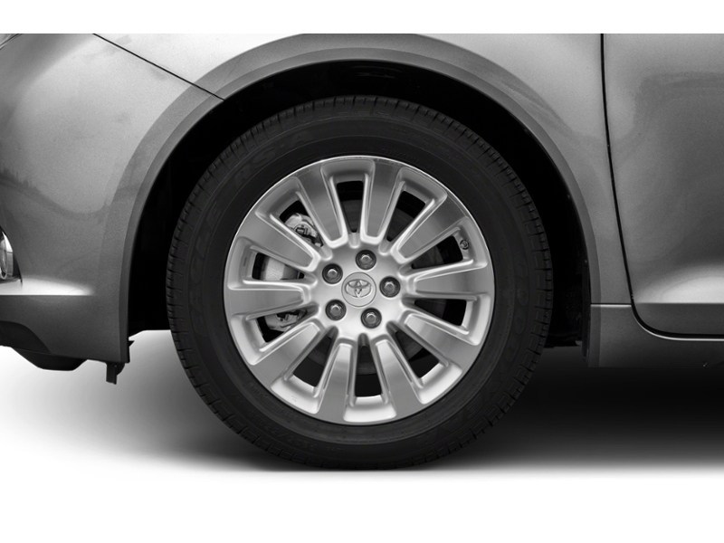 2015 Toyota Sienna 5dr Limited 7-Pass FWD Exterior Shot 5