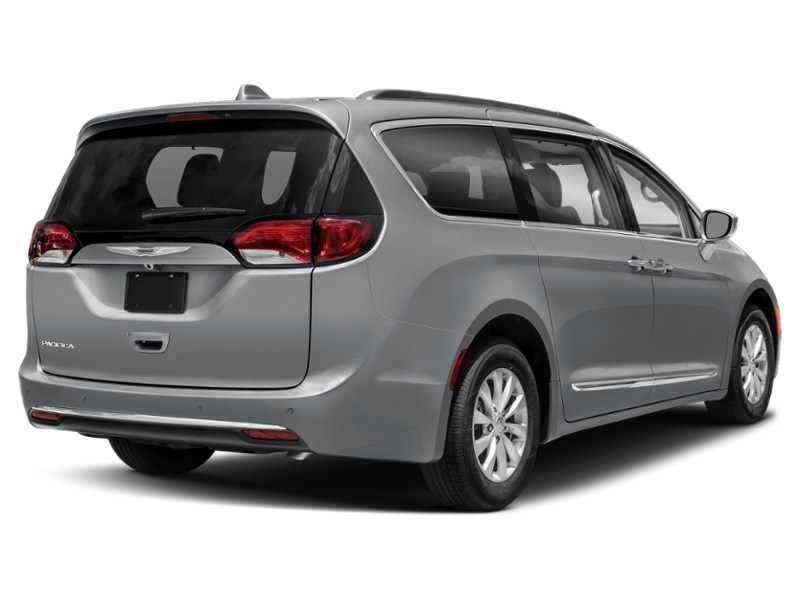 2017 Chrysler Pacifica 4dr Wgn Touring-L Plus Exterior Shot 2