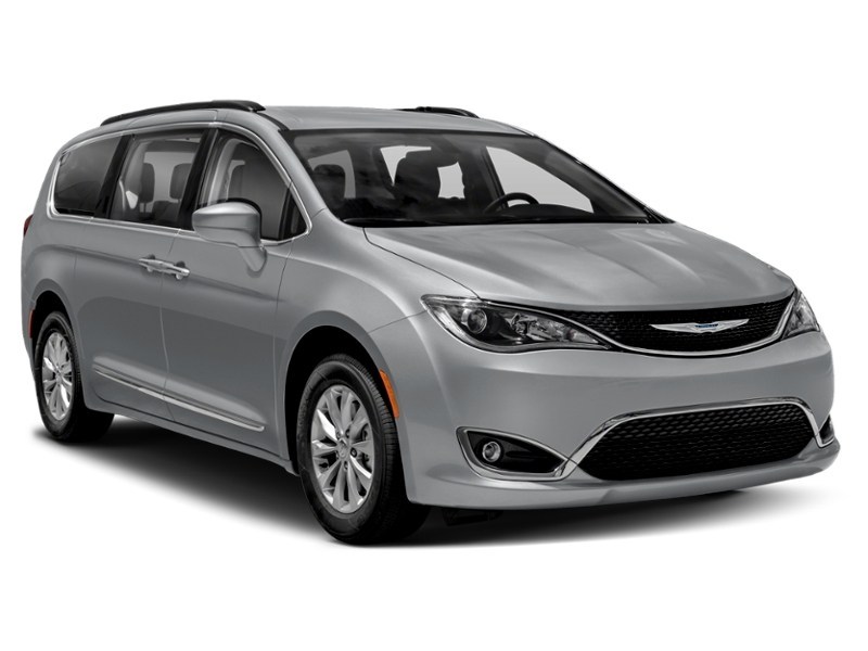 2017 Chrysler Pacifica 4dr Wgn Touring-L Plus Exterior Shot 9