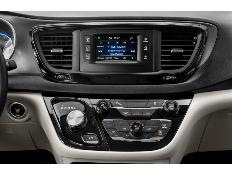 2017 Chrysler Pacifica 4dr Wgn Touring-L Plus Interior Shot 2