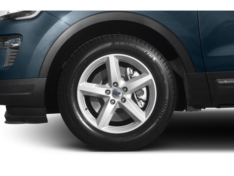 2019 Ford Explorer XLT 4WD Exterior Shot 5