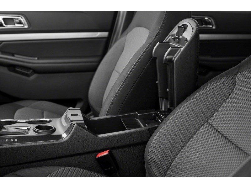 2019 Ford Explorer XLT 4WD Interior Shot 7