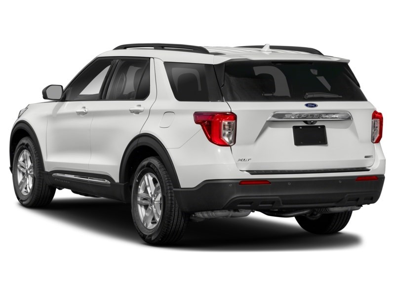 2022 Ford Explorer XLT 4WD Exterior Shot 9