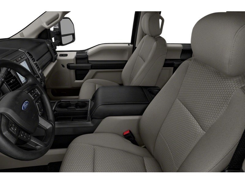 2020 Ford Super Duty F-250 SRW XLT 4WD Crew Cab 6.75' Box Interior Shot 4