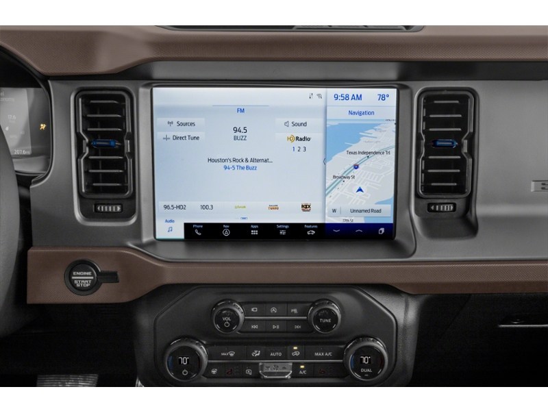 2022 Ford Bronco Outer Banks | 4X4 | 2.3L |LUX PKG |HARD TP|LEATHER Interior Shot 2