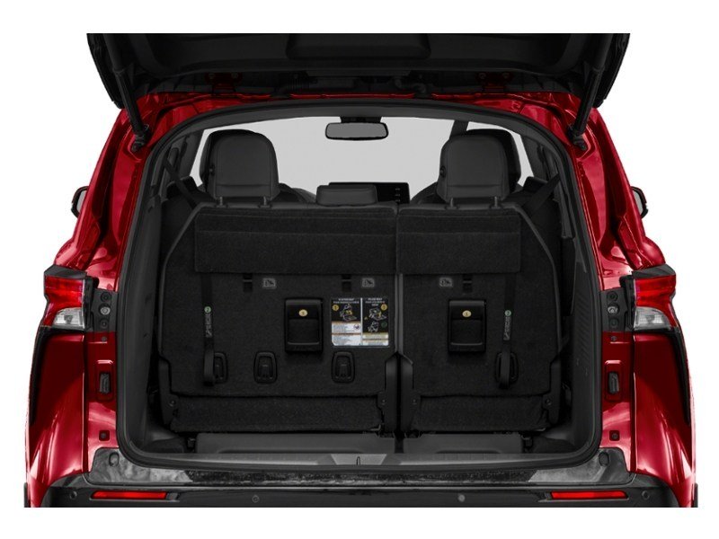 2026 Toyota Sienna Limited 7-Passenger AWD Exterior Shot 4