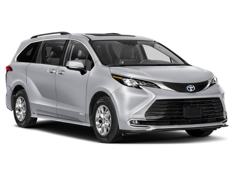 2024 Toyota Sienna XLE 8-Passenger FWD Exterior Shot 8