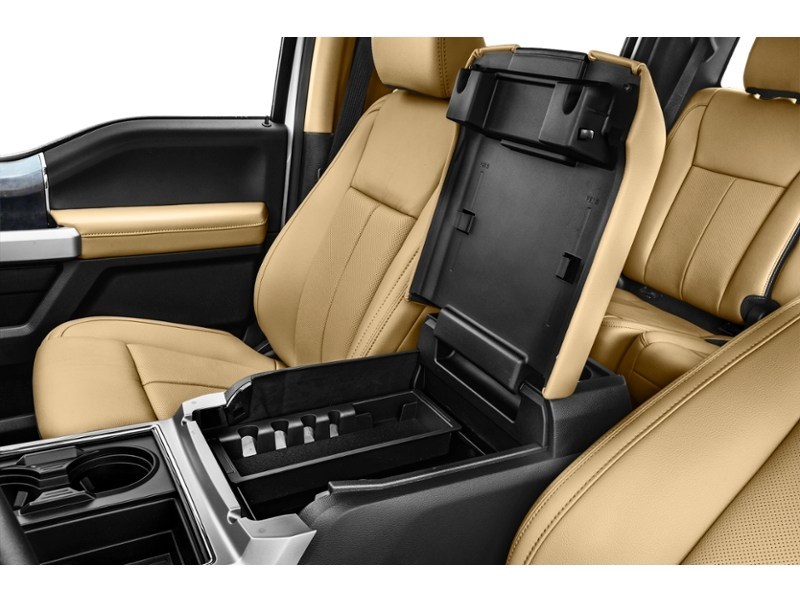 2022 Ford Super Duty F-250 SRW LARIAT 4WD Crew Cab 6.75' Box Interior Shot 7