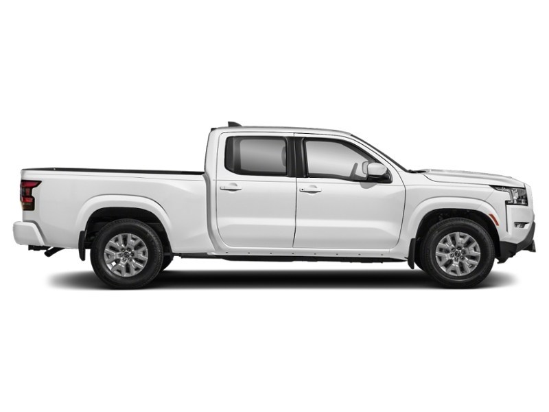 2022 Nissan Frontier Crew Cab SV Long Bed 4x4 Exterior Shot 10