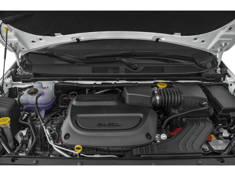 2023 Chrysler Pacifica Touring L FWD Exterior Shot 3