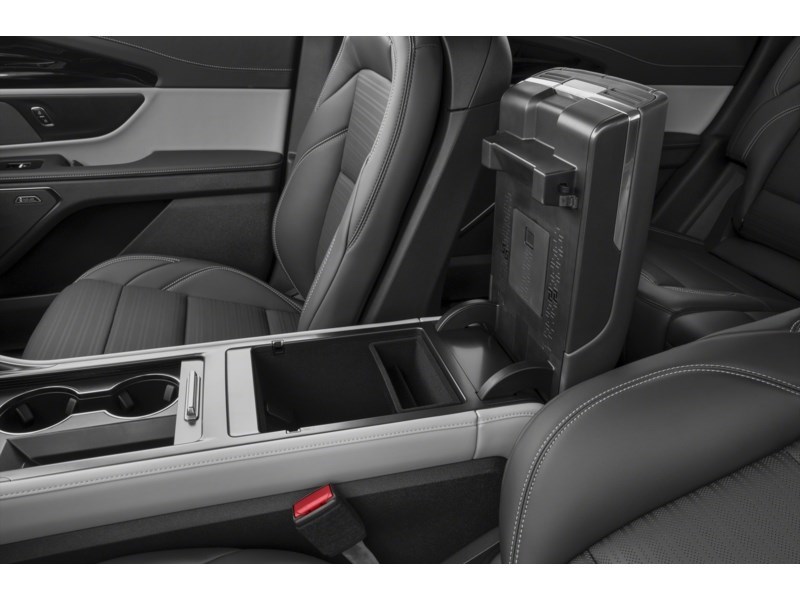 2026 Lincoln Nautilus Reserve AWD Interior Shot 7