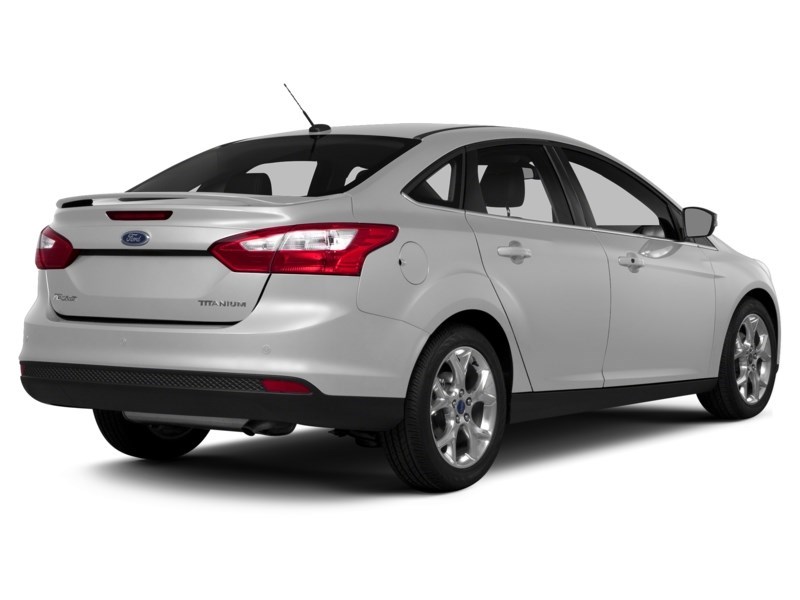 2014 Ford Focus 4dr Sdn SE Ingot Silver Metallic  Shot 32