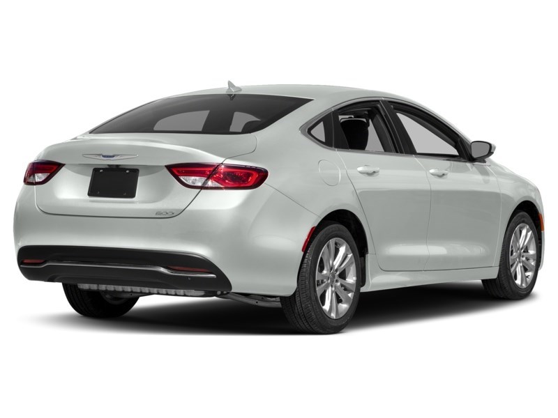 2015 Chrysler 200 4dr Sdn Limited FWD Bright White  Shot 42