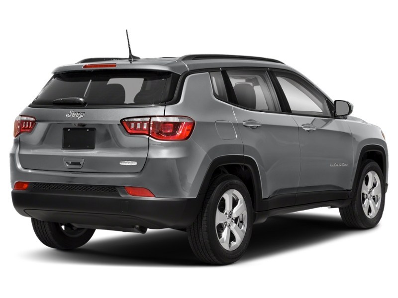 2018 Jeep Compass North 4x4 Billet Metallic  Shot 32