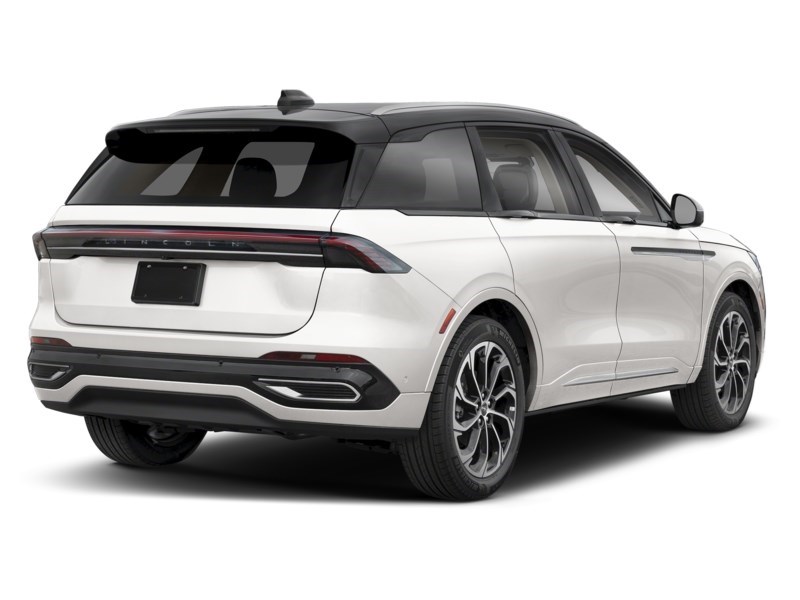 2026 Lincoln Nautilus Reserve AWD White Platinum Metallic Tri-Coat  Shot 6